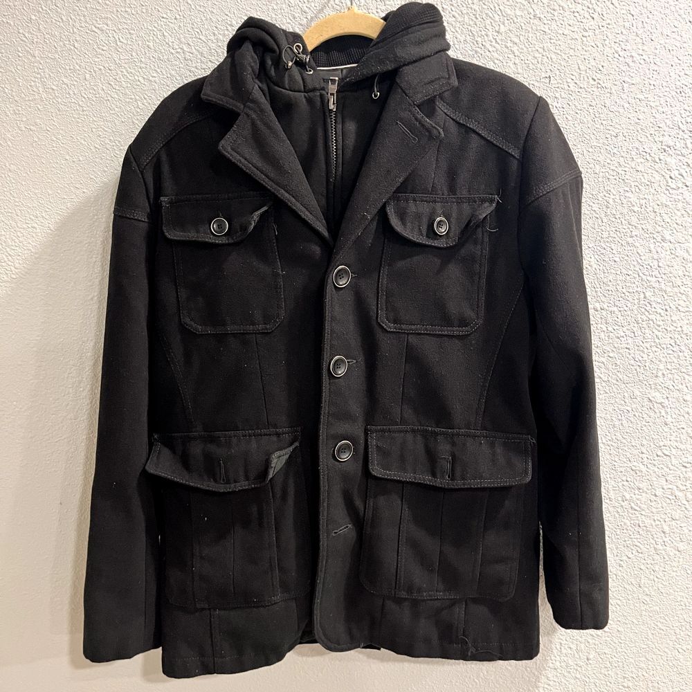 Iron Wolf Black Hoodie Size CH/S, Sport Mode, Stylish Peacoat Design for‎ Men